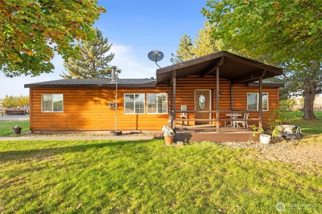 Property photo for 4372 Road 20 Ne, Soap Lake photo 2