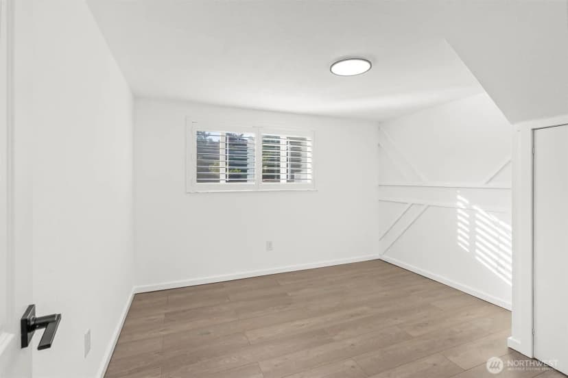 Property photo for 8127 Sherwood Forest Street Sw, Lakewood photo 12