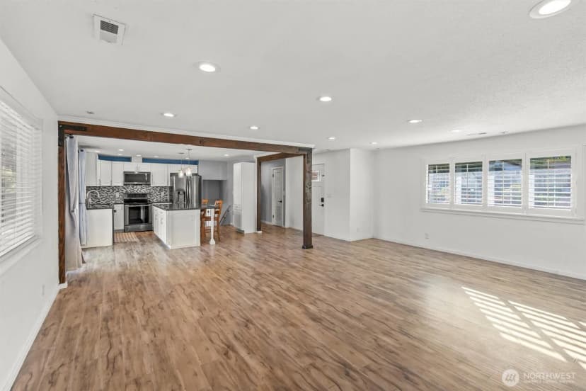 Property photo for 8127 Sherwood Forest Street Sw, Lakewood photo 10