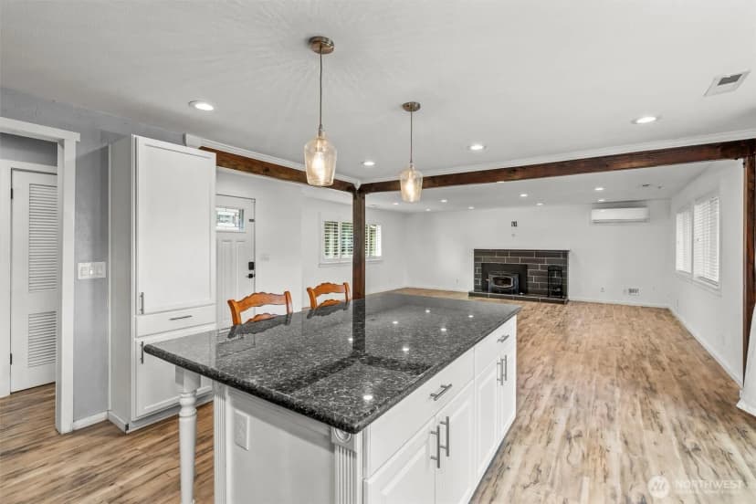 Property photo for 8127 Sherwood Forest Street Sw, Lakewood photo 7