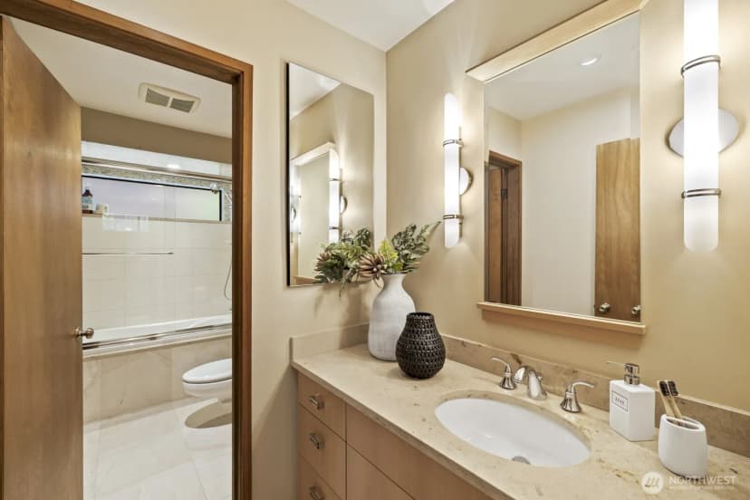 Property photo for 2860 W Lake Sammamish Parkway Ne, Redmond photo 21