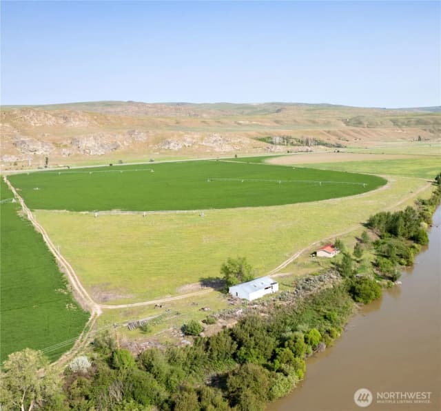 Property photo for 27061 Highway 97, Okanogan
