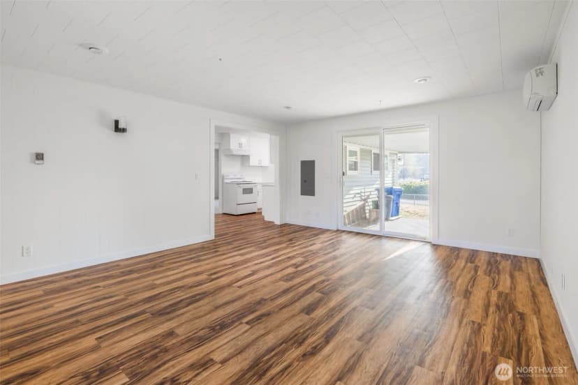 Property photo for 11835 Beacon Avenue S, Seattle photo 9
