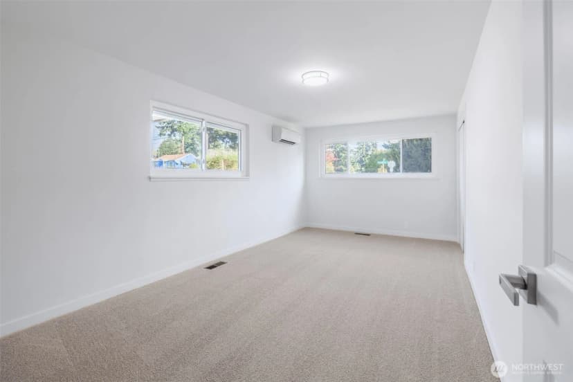 Property photo for 11835 Beacon Avenue S, Seattle photo 11