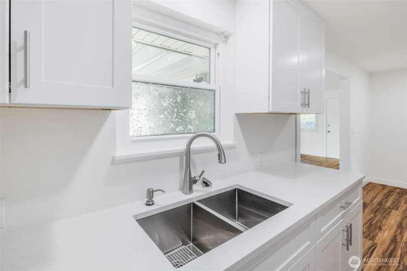 Property photo for 11835 Beacon Avenue S, Seattle photo 6