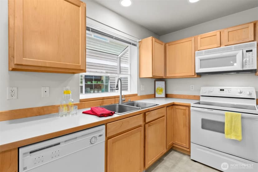 Property photo for 415 Yauger Way Nw, Olympia photo 6