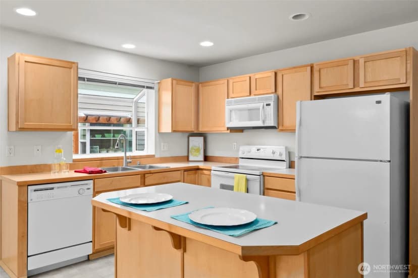 Property photo for 415 Yauger Way Nw, Olympia photo 3