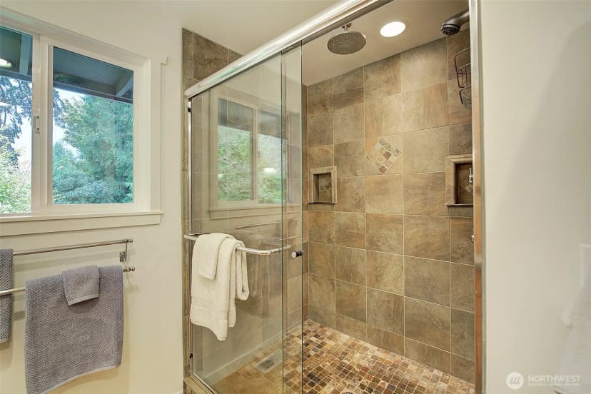 Property photo for 13815 116th Place Ne, Kirkland photo 15