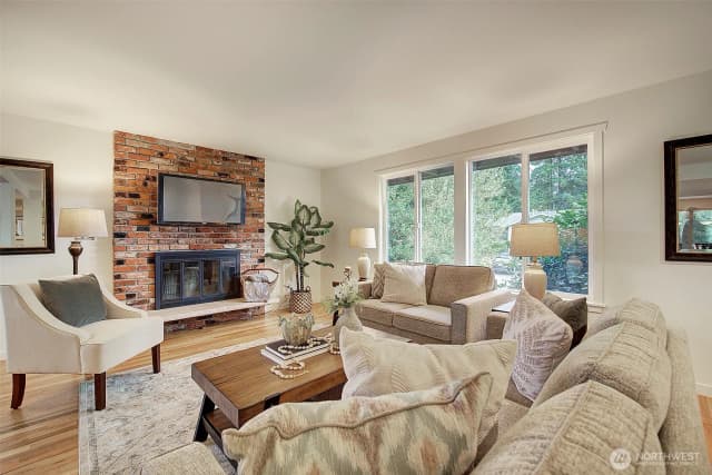 Property photo for 13815 116th Place Ne, Kirkland photo 2