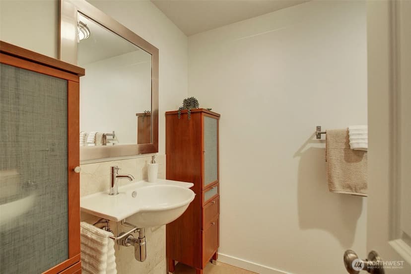 Property photo for 13815 116th Place Ne, Kirkland photo 21
