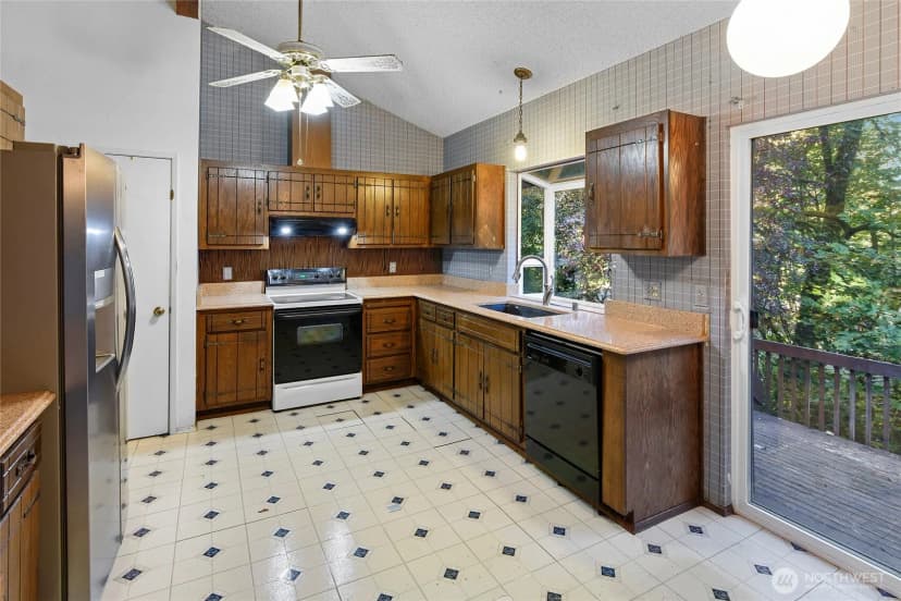 Property photo for 5755 Blakely Avenue Ne, Bainbridge Island photo 4