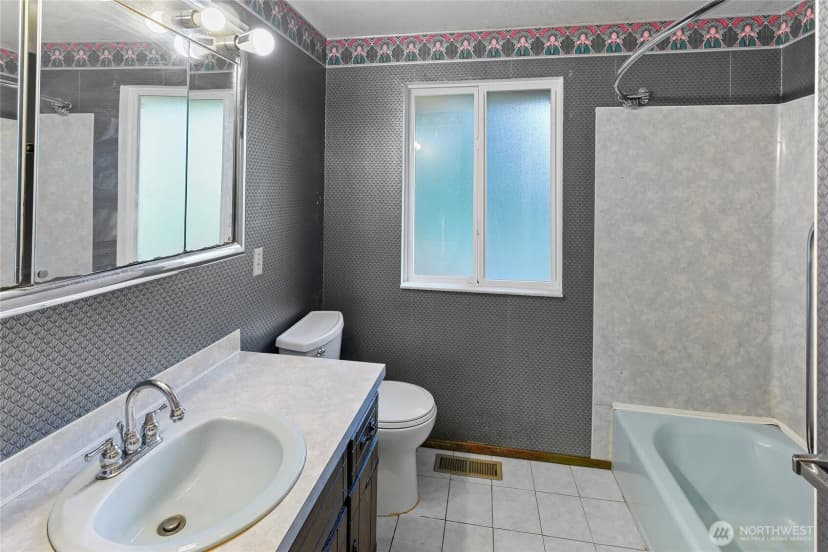Property photo for 5755 Blakely Avenue Ne, Bainbridge Island photo 17