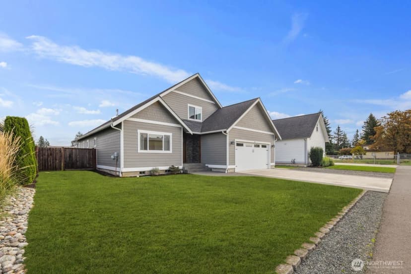 Property photo for 826 Rye Court, Lynden photo 3