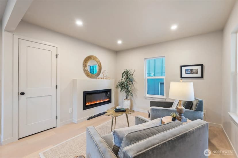 Property photo for 343 Ne 55th Street, Seattle photo 6