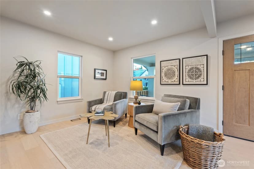 Property photo for 343 Ne 55th Street, Seattle photo 5