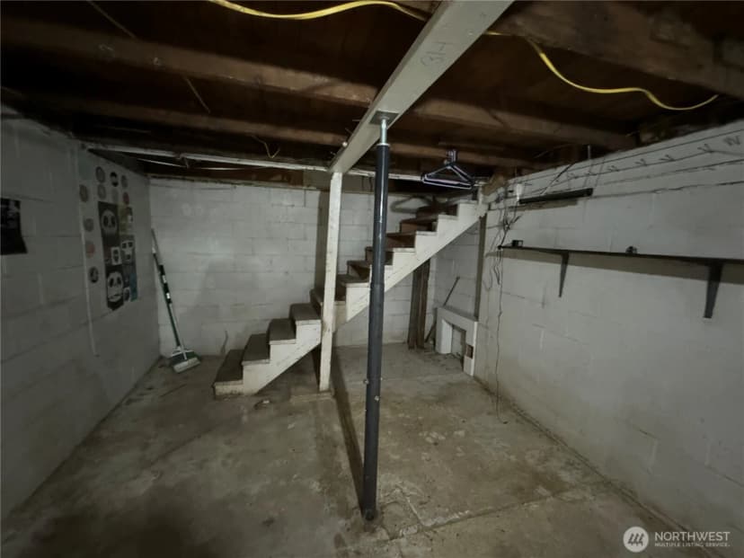 Property photo for 122 W 4th Avenue, Omak photo 10