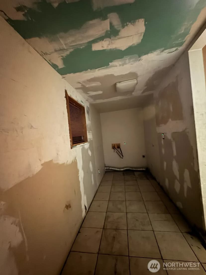 Property photo for 122 W 4th Avenue, Omak photo 9