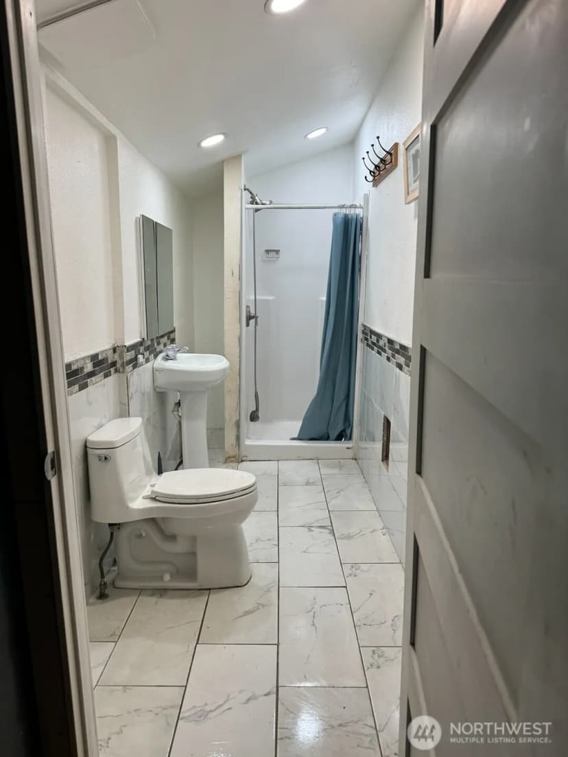 Property photo for 122 W 4th Avenue, Omak photo 8