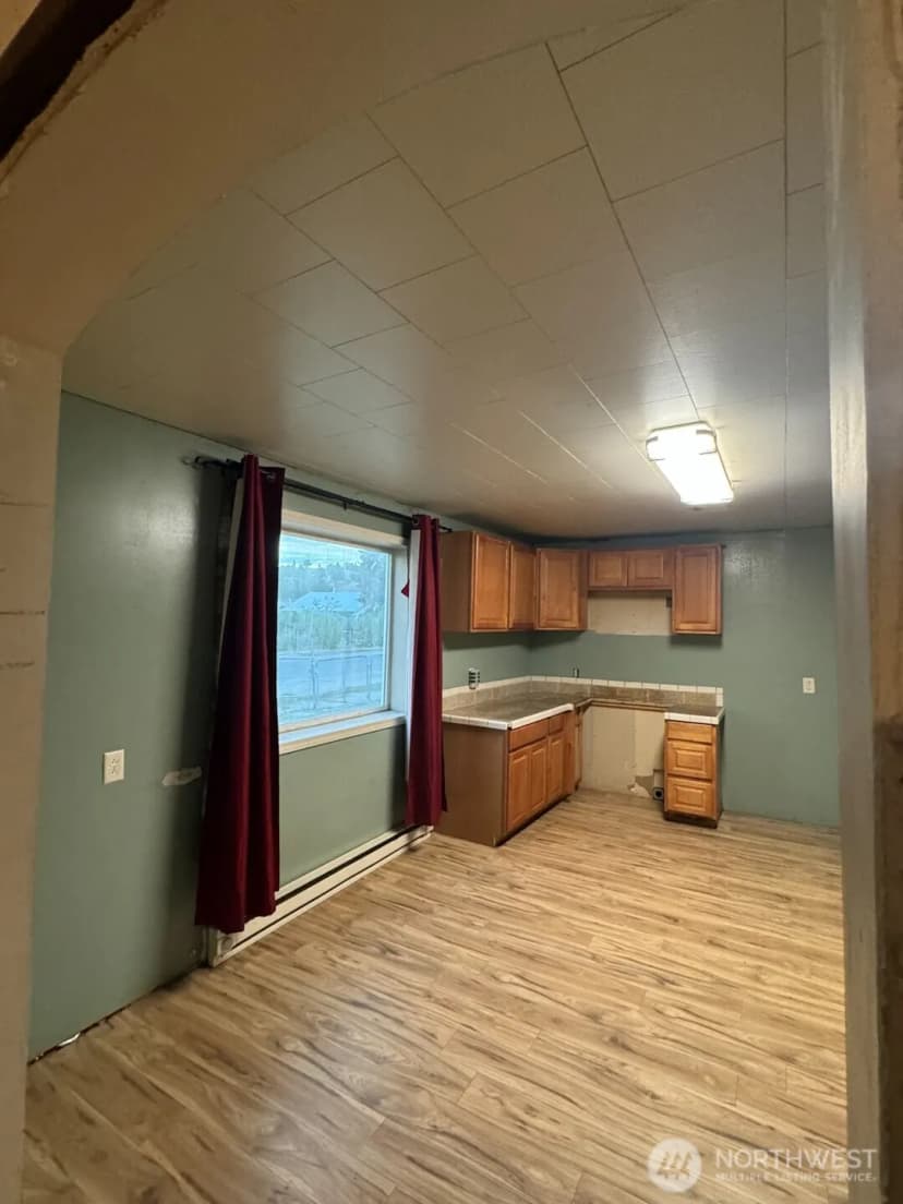 Property photo for 122 W 4th Avenue, Omak photo 4