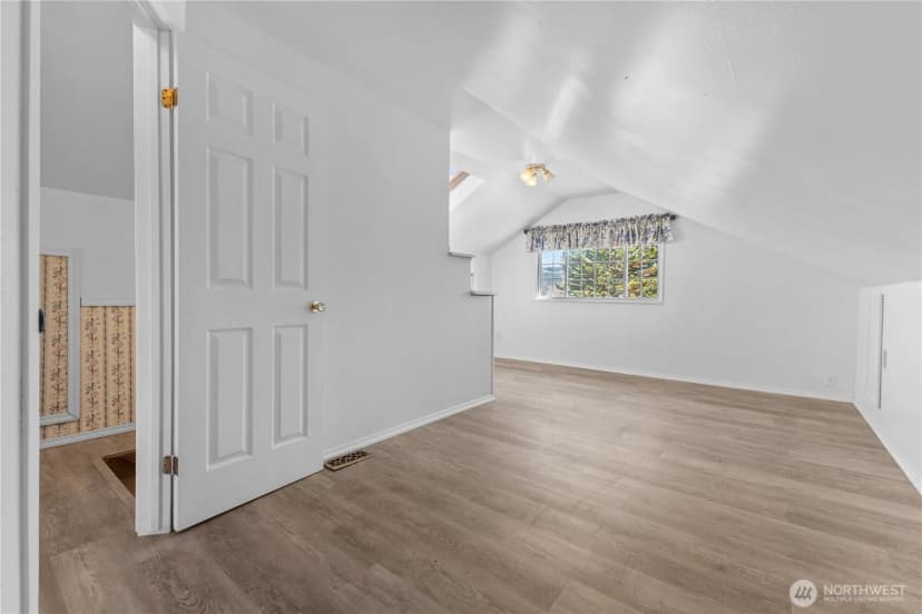 Property photo for 1676 Collins Road, Buckley photo 35