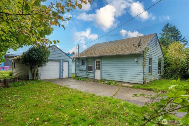 Property photo for 2129 Jackson Avenue Nw, Olympia photo 4