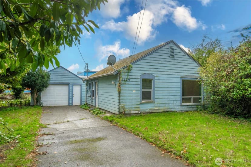 Property photo for 2129 Jackson Avenue Nw, Olympia