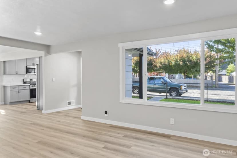 Property photo for 1114 2nd Avenue Sw, Tumwater photo 12