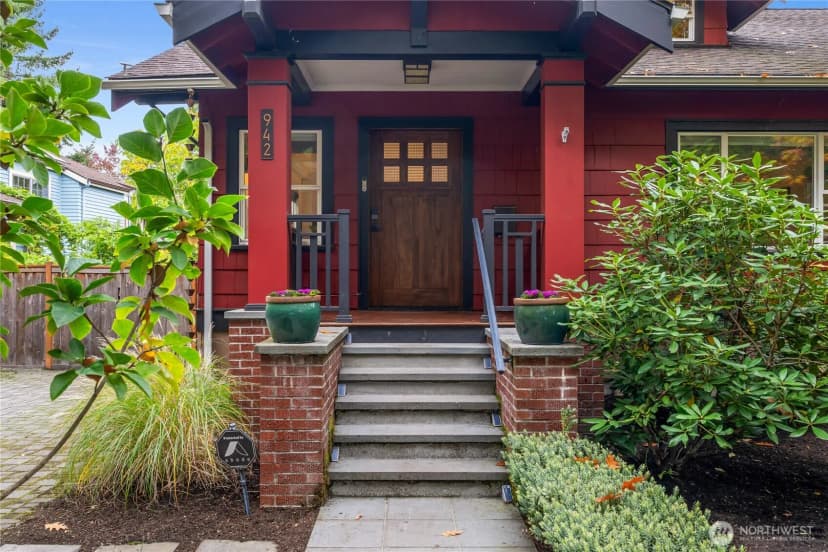 Property photo for 942 25th Avenue, Seattle photo 2