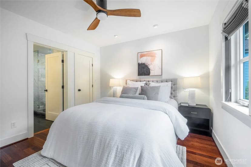 Property photo for 942 25th Avenue, Seattle photo 16