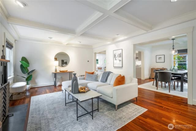 Property photo for 942 25th Avenue, Seattle photo 5