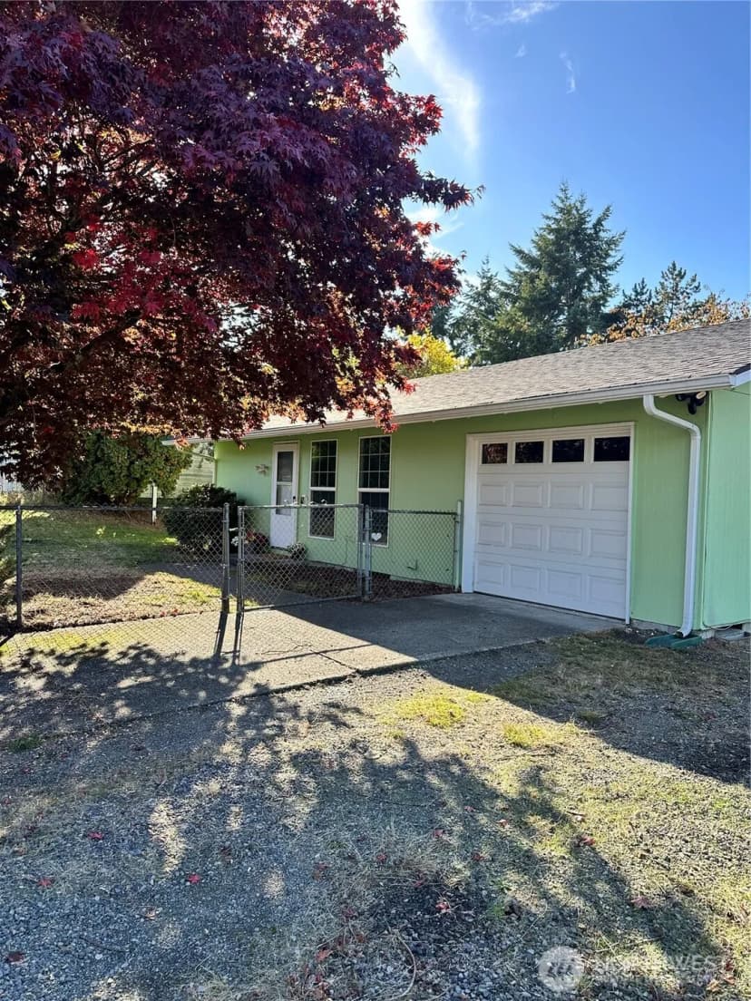 Property photo for 17108 5th Avenue Ct E, Spanaway photo 2