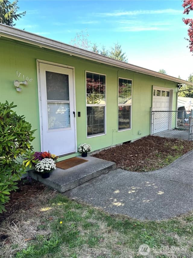 Property photo for 17108 5th Avenue Ct E, Spanaway photo 3
