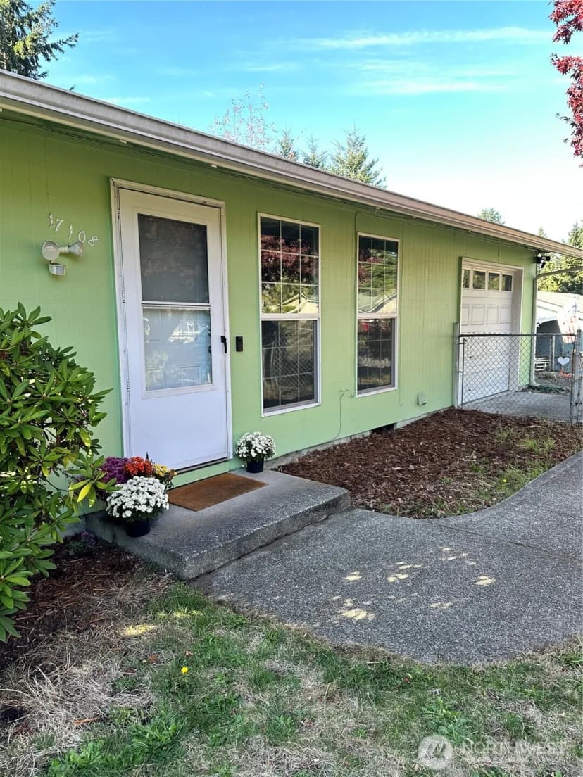 Property photo for 17108 5th Avenue Ct E, Spanaway photo 3
