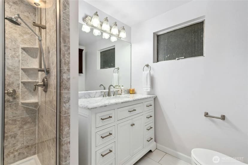 Property photo for 3001 Ne 105th Street, Seattle photo 26