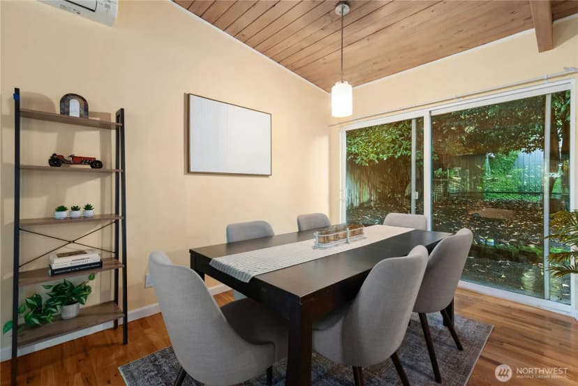 Property photo for 3001 Ne 105th Street, Seattle photo 6