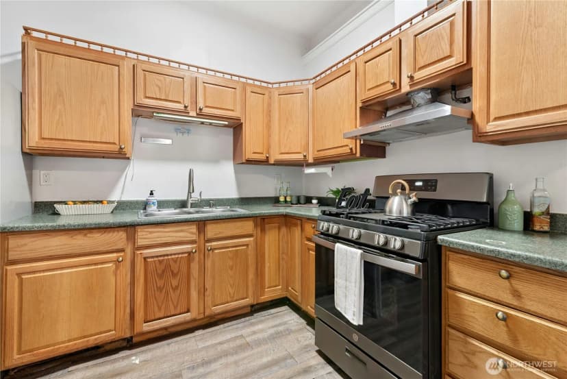 Property photo for 3001 Ne 105th Street, Seattle photo 23