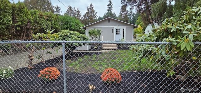 Property photo for 7606 Union Mills Road Se, Lacey photo 2