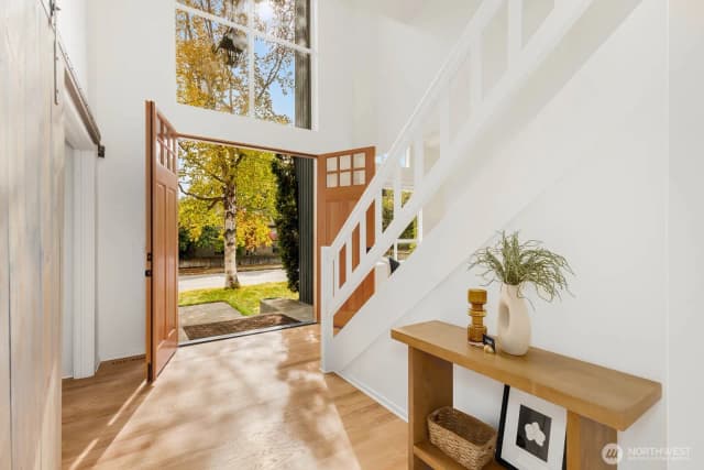 Property photo for 4922 Sw Hudson Street, Seattle photo 2