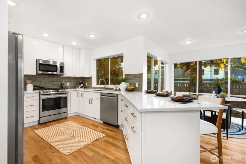 Property photo for 4922 Sw Hudson Street, Seattle photo 10
