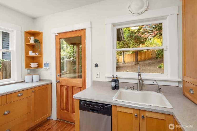 Property photo for 6815 21st Avenue Ne, Seattle photo 19