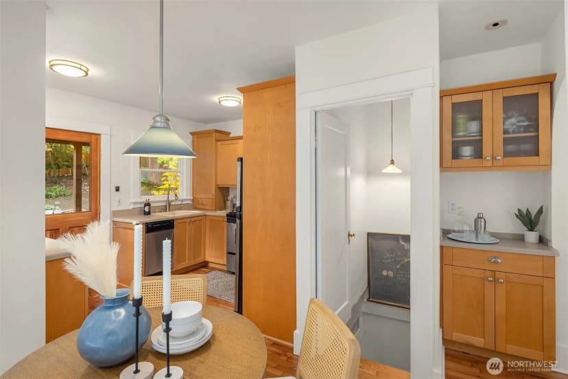 Property photo for 6815 21st Avenue Ne, Seattle photo 15