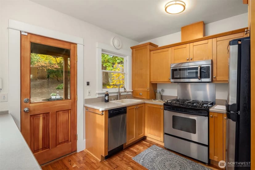 Property photo for 6815 21st Avenue Ne, Seattle photo 17