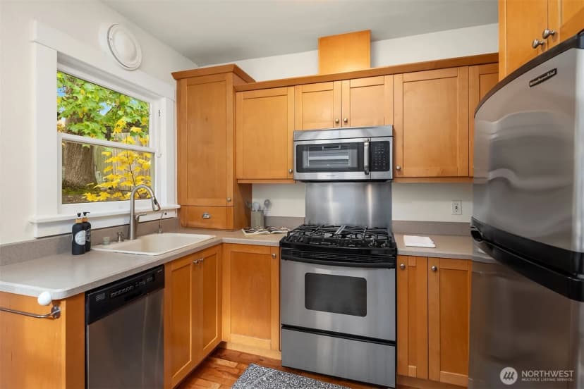 Property photo for 6815 21st Avenue Ne, Seattle photo 18