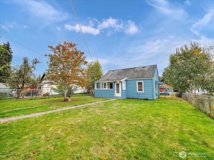 Property photo for 2426 Pine Street, Everett photo 15
