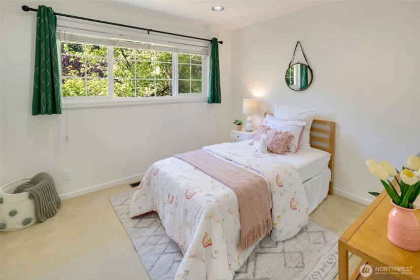 Property photo for 18704 58th Avenue Ne, Kenmore photo 19