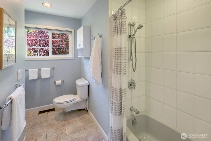 Property photo for 18704 58th Avenue Ne, Kenmore photo 21