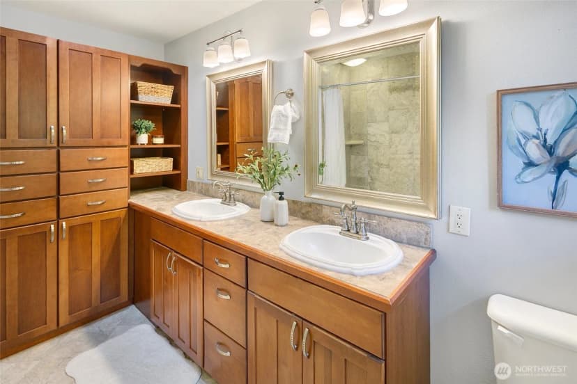 Property photo for 18704 58th Avenue Ne, Kenmore photo 16