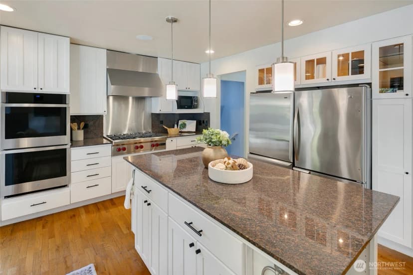 Property photo for 18704 58th Avenue Ne, Kenmore photo 9