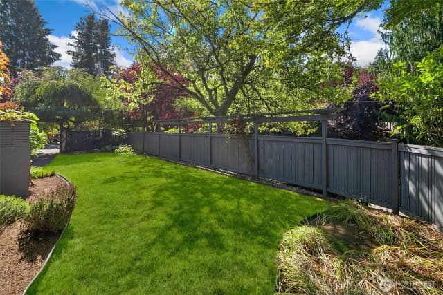 Property photo for 18704 58th Avenue Ne, Kenmore photo 3