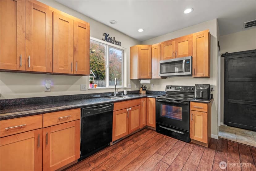 Property photo for 2917 19th Street Pl Sw, Puyallup photo 6